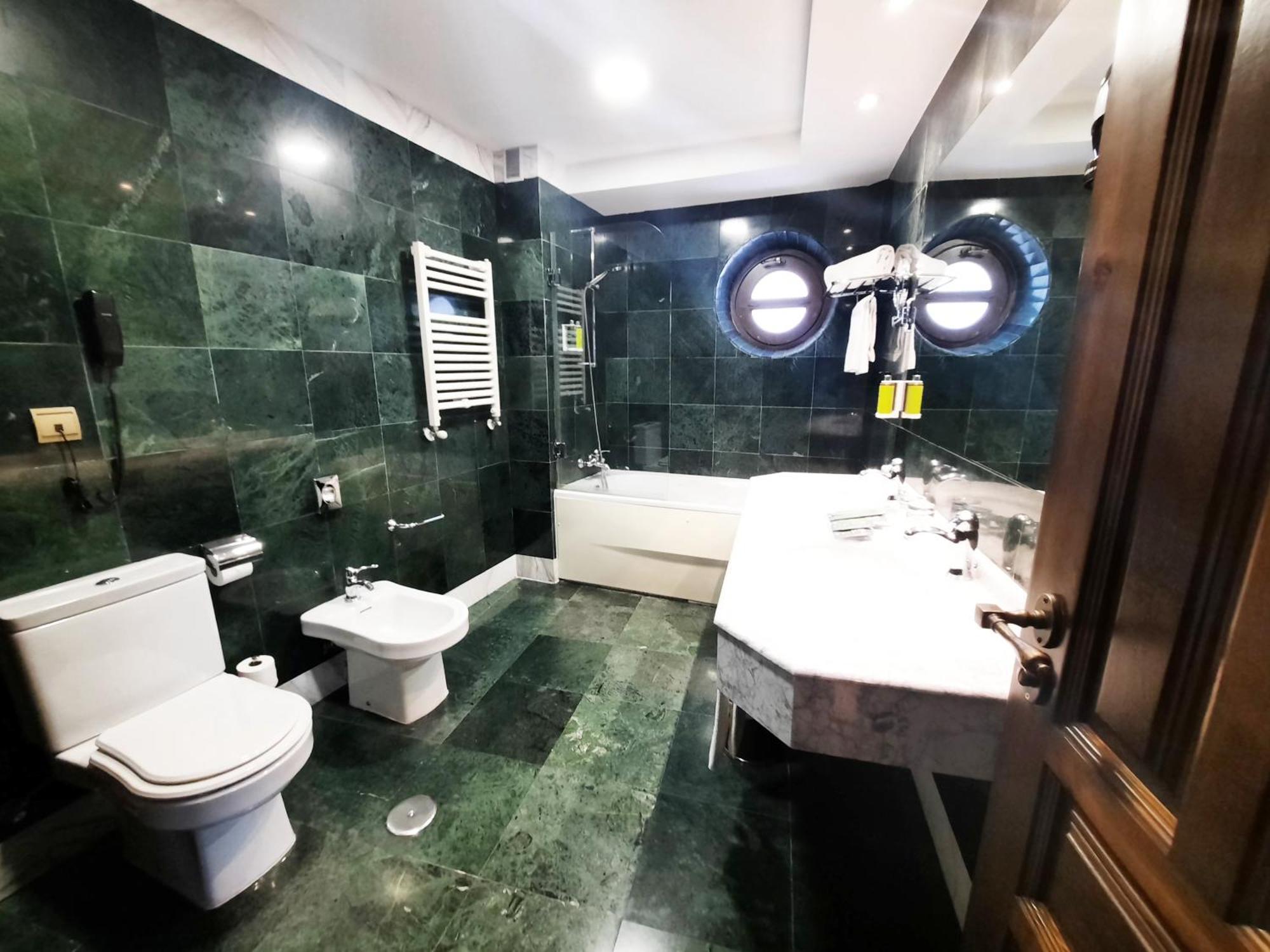 Hotel Sercotel Palacio De Gamboa